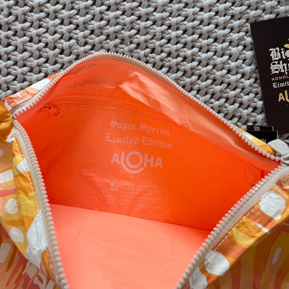 Aloha Collection• SUPER SPECIAL LIMITED EDITION Sunrise Shells Max Pouch - Picture 9 of 10